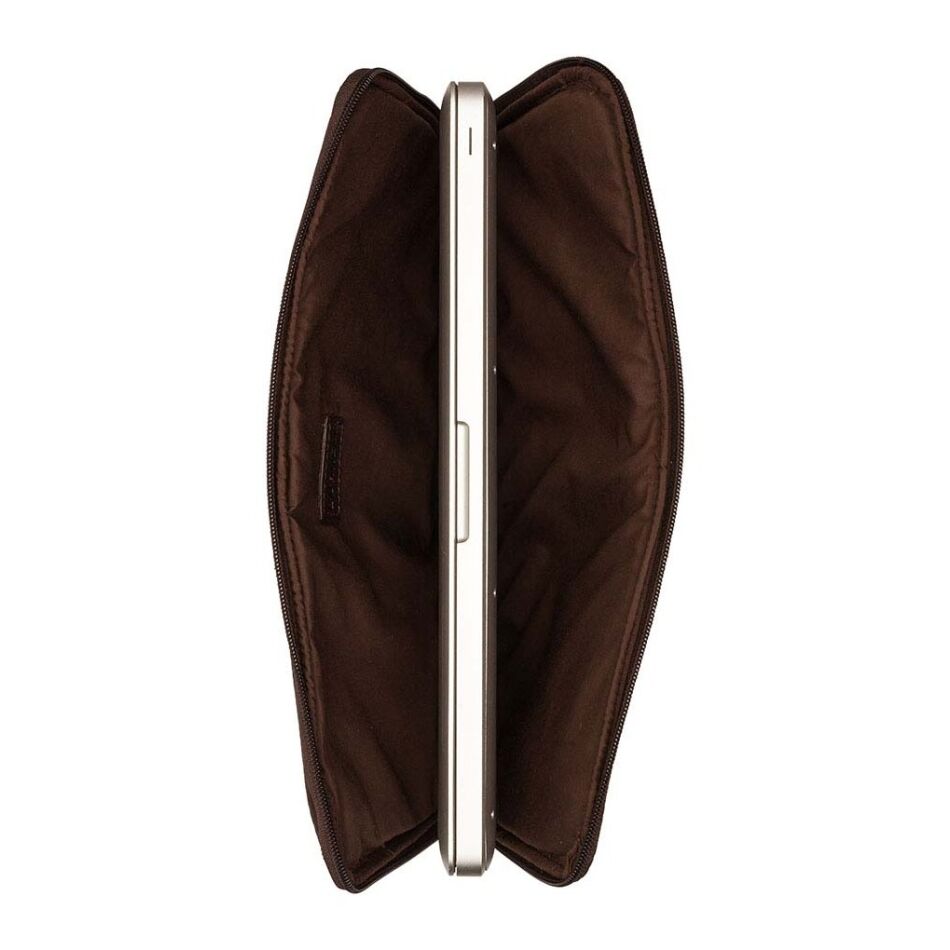 Burkely Antique Avery Laptopsleeve 13.3 inch bruin | Wennekes.nl