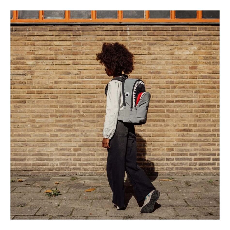 Pick & Pack Shark Shape Reflecting Backpack M grijs | Wennekes.nl