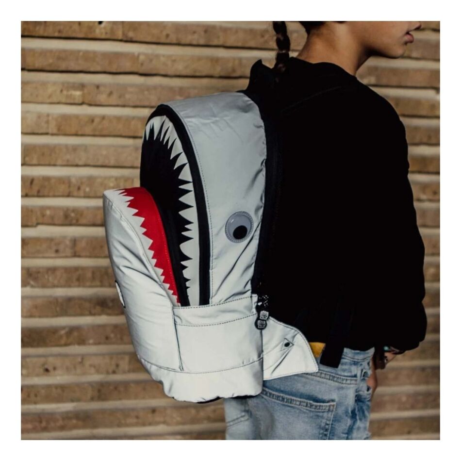 Pick & Pack Shark Shape Reflecting Backpack M grijs | Wennekes.nl